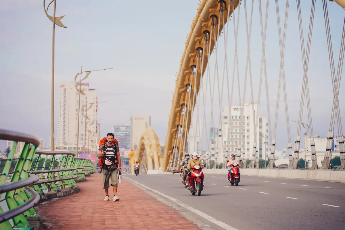 Da Nang night market with street snacks and travelers
