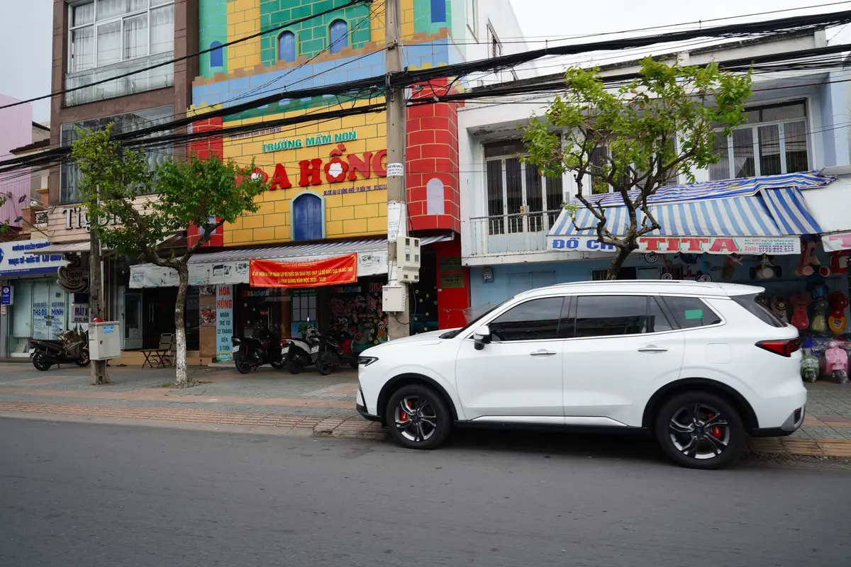 Cung đường đẹp Đà Nẵng với biển và núi