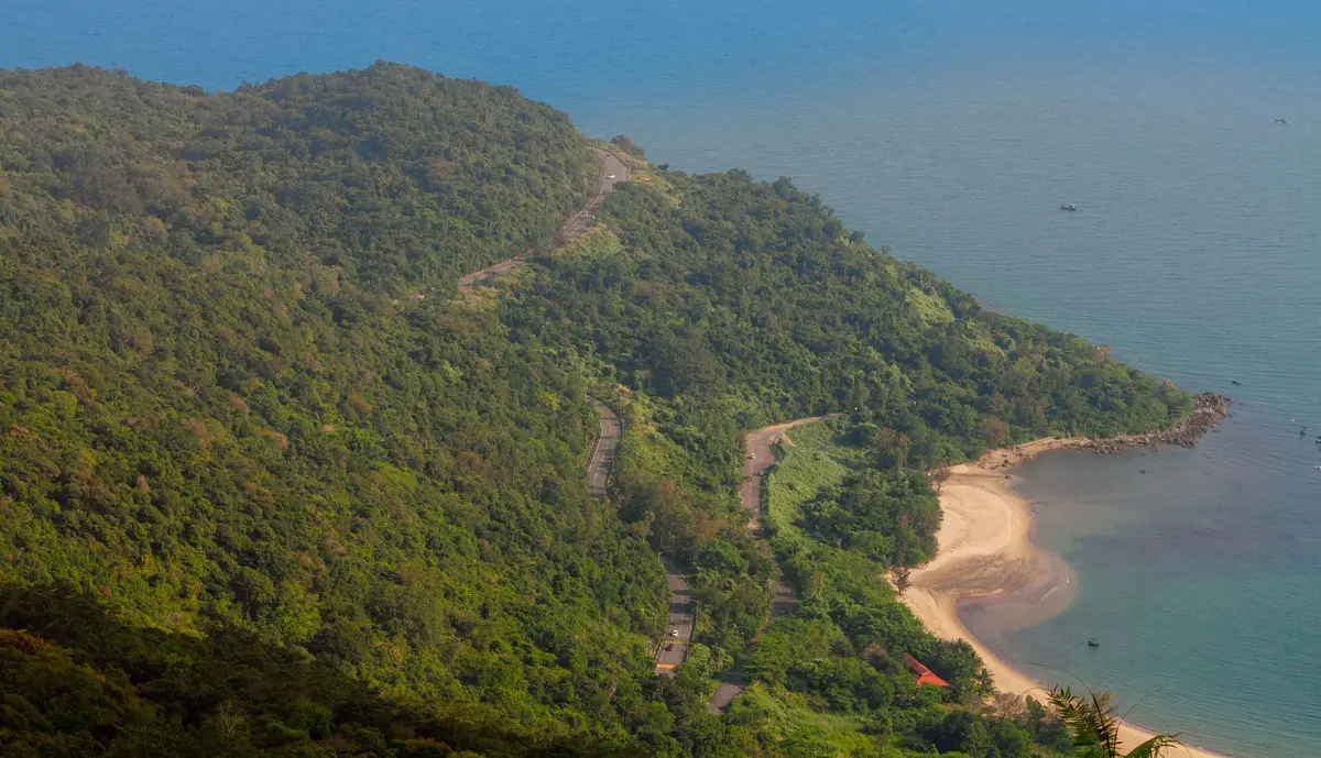 Family enjoying Da Nang day tour car service comfortably